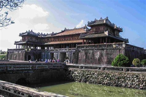 Walking Tour of Hue Citadel, Hue, Vietnam