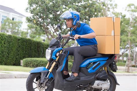 Free 2665+ Motorcycle Delivery Box Mockup Yellowimages Mockups