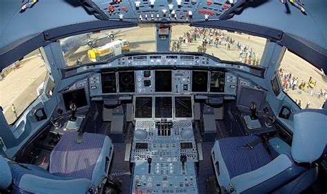 Airbus A380 Cockpit View at Night and Day | Aircraft Wallpaper Galleries