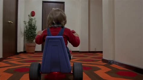 Fegyvertelen kerítés Ügyetlenül kezel the shining tricycle scene Baj ...