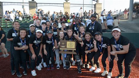 Topeka-area softball teams compete at state, Topeka High wins again