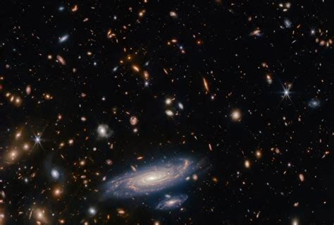 Webb Spots Large Spiral Galaxy in Hercules | Sci.News