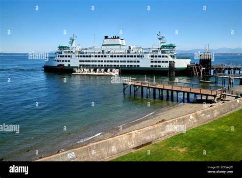 Mukilteo Ferry Dock. A Washington State ferry at the Mukilteo ferry ...