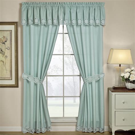 4 Tips To Decorate Beautiful Window Curtains Interior Design