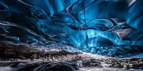 A glacier cave in Vatnajokull National Park Iceland Lago Baikal ...