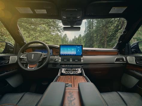 2023 Lincoln Navigator: 166 Interior Photos | U.S. News