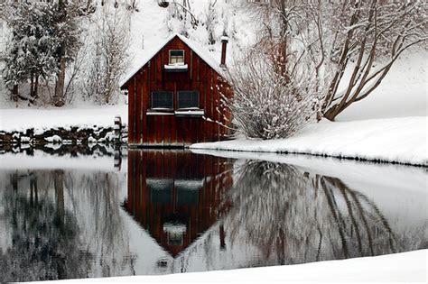 Secluded cabin in winter photo on Sunsurfer