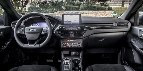 Ford Kuga Interior & Infotainment | carwow