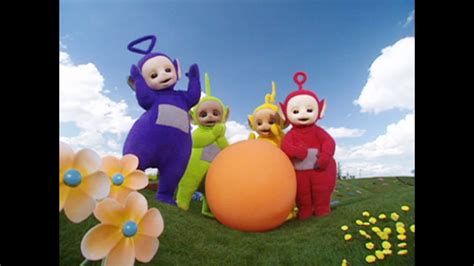 Watch Classic Teletubbies Season 4 Episode 7 : Hide And Seek - Watch ...