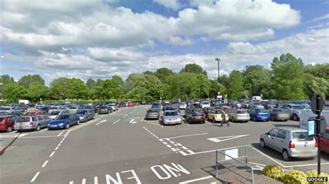 New £1 parking tariff introduced in Shrewsbury - BBC News