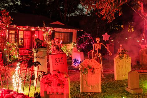 Best Halloween Decorations in the USA for 2021