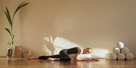 Yin Yoga Benefits: Should You Try It?