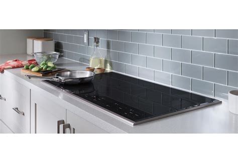 Wolf 36" Transitional Electric Cooktop (CE365T/S)