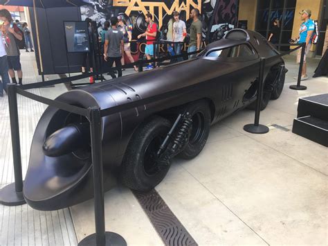 Fans Think Keaton's Old Batmobile Is Back For The Flash But The ...