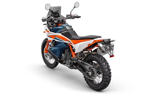 KTM 890 Adventure R 2023: caratteristiche, foto e prezzo - RED Live