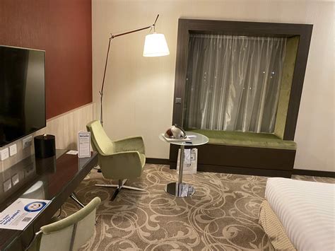 Hilton Geneva Hotel & Conference Centre review - Turning left for less