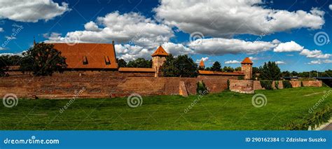 Teutonic Castle in Malbork. Stock Photo - Image of tourist, lawn: 290162384