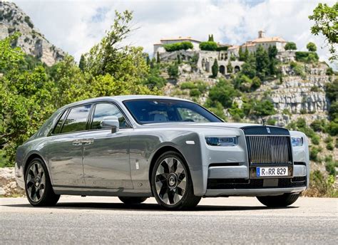 Tour the shiny new Rolls-Royce Phantom Series II: the US$700,000 ...