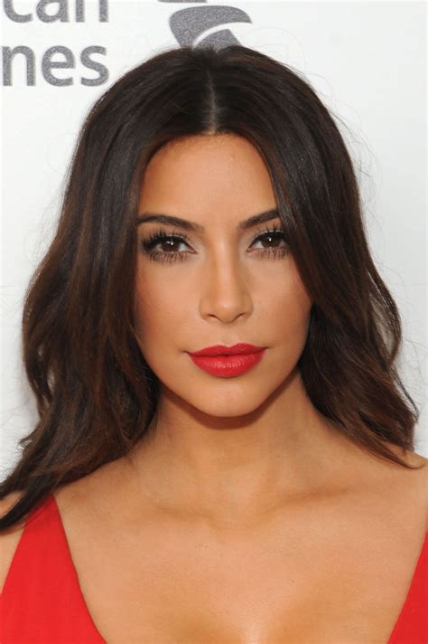 Kim Kardashian - Red lips Vestidos Color Uva, Tan Skin, Skin Tones, Kim ...