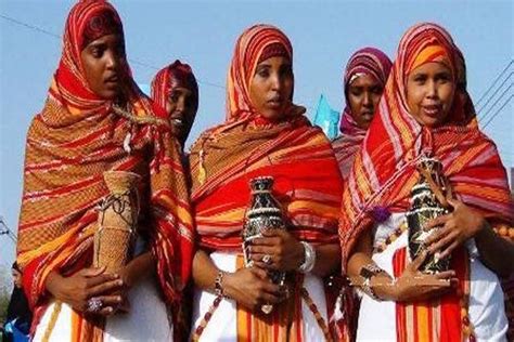 Keeping Alive Somali Traditions and Culture | African love, Somali ...