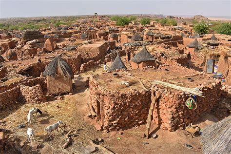 Vernacular architecture of Dogon Country and its development - Field ...