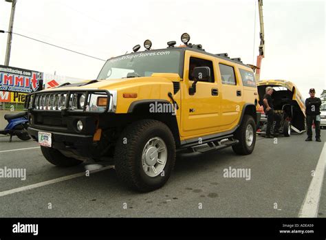 Hummer H2 american car SUV army vechical car gas guzzler gasguzzler ...