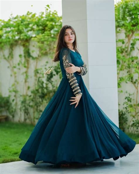 Pin on Lahenga | Stylish party dresses, Party wear dresses, Pakistani ...