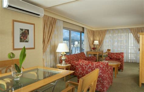 Ilikai Hotel & Suites | Hawaii Aloha Travel