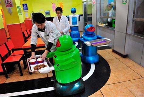 Robot Restaurant 20 China - Robots Are The Waiters