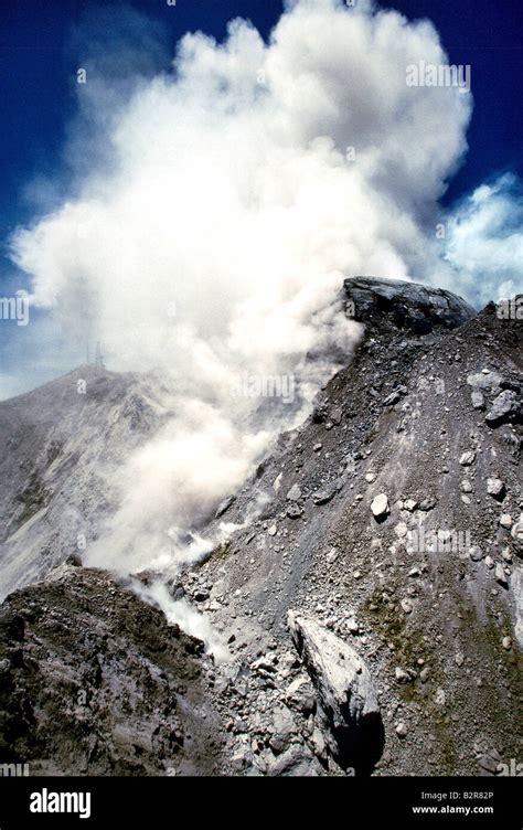 montserrat volcano eruption 1997 Stock Photo - Alamy