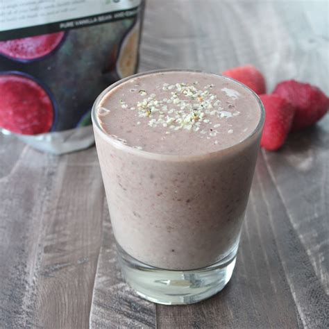 Energy Boosting Berry Banana Smoothie