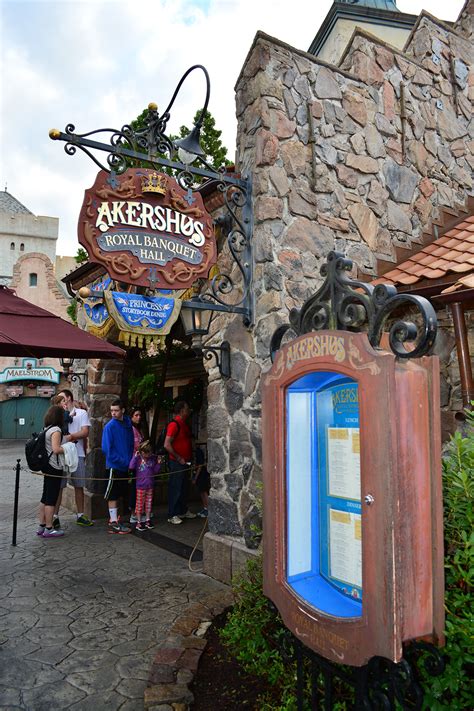 Princess Dining at Akershus Royal Banquet Hall in Norway at Epcot ...