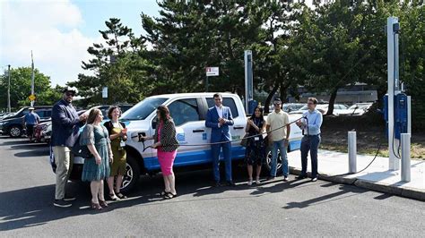 FLO Installs 100th Curbside EV Charger In New York City