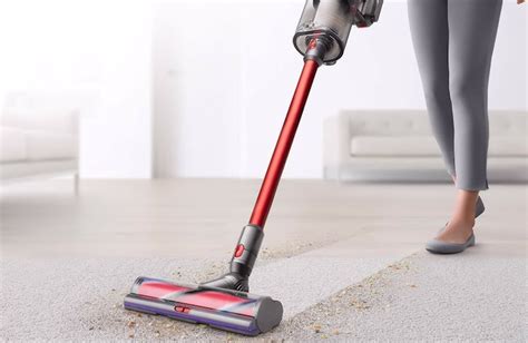 Dyson V11 Outsize is a crazy new cordless vacuum you’ve never heard of ...