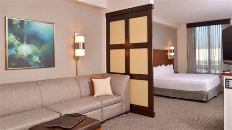 Garden City Hotel near Roosevelt Field | Hyatt Place Garden City