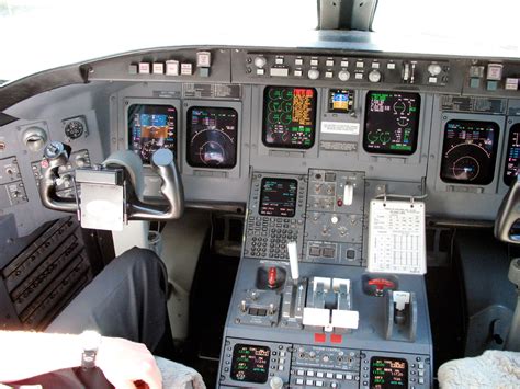 Bombardier CRJ200 Cockpit - Flight Deck - FlyRadius