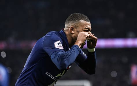 PSG-OM : Que signifie la célébration de Kylian Mbappé ? - Passe D