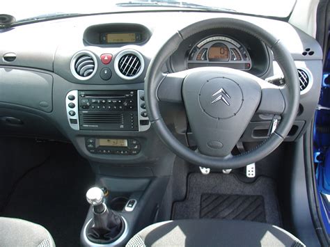 Citroën C2 VTS (2004 - 2009) Photos | Parkers