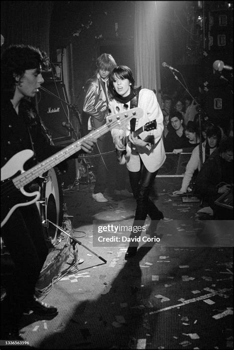 Chrissie Hynde and James Honeyman-Scott on guitar and Pete Farndon on ...