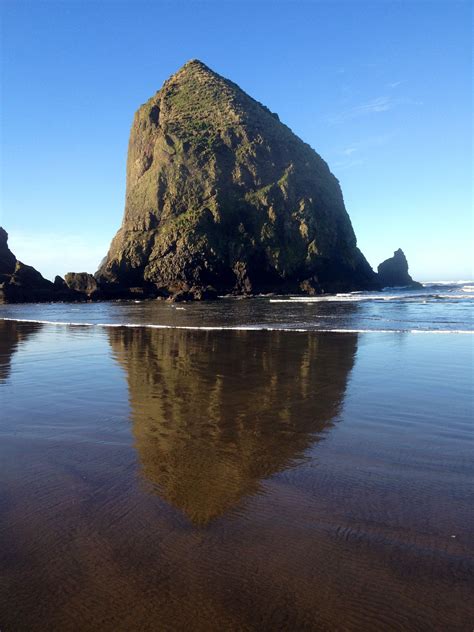 Haystack rock, Cannon Beach, Oregon | Cannon beach, Cannon beach oregon ...