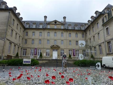 Bayeux Tapestry museum - Picture of Bayeux Tapestry Museum, Bayeux ...