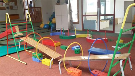 Quatre pattes | Motricité maternelle, Parcours de motricité, Jeux gym ...