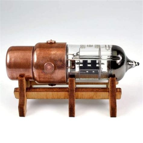 Pentode Radio Tube USB Flash Drive 64GB Steampunk Design - Yinz Buy