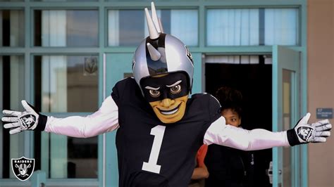 Raider Rusher – The Las Vegas Raiders Mascot Unveiled - The Stadiums Guide