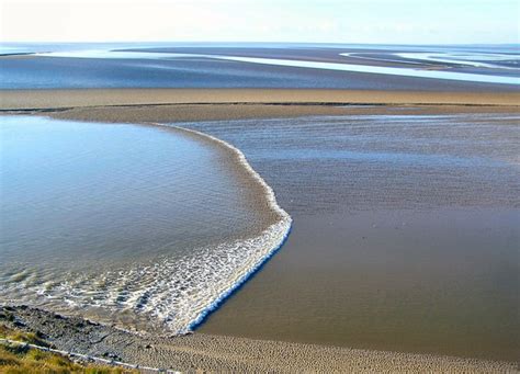 Tidal Bore © Arnold Price :: Geograph Britain and Ireland