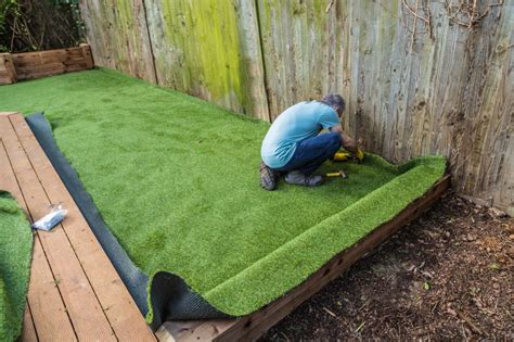 DIY Artificial Grass (PRO Tips BEFORE You Begin Installing) - Buy ...