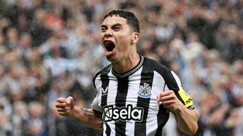 Newcastle thrash PSG on unforgettable night at St. James' Park - Yahoo ...