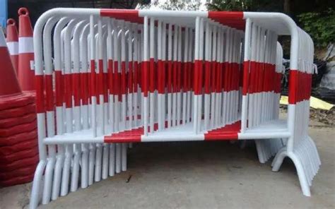 Crowd Control Temporary Barrier Portable Barricades Pedestrian Barriers ...