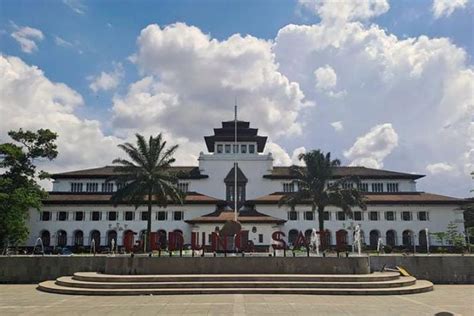 Asal Mula Penamaan Gedung Sate di Bandung yang Ternyata Diadopsi dari ...