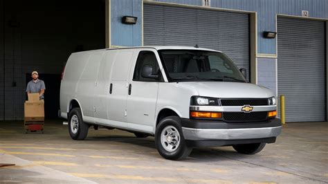 2021 Chevrolet Express 3500 Cargo Reviews, Pricing & Specs | Kelley ...